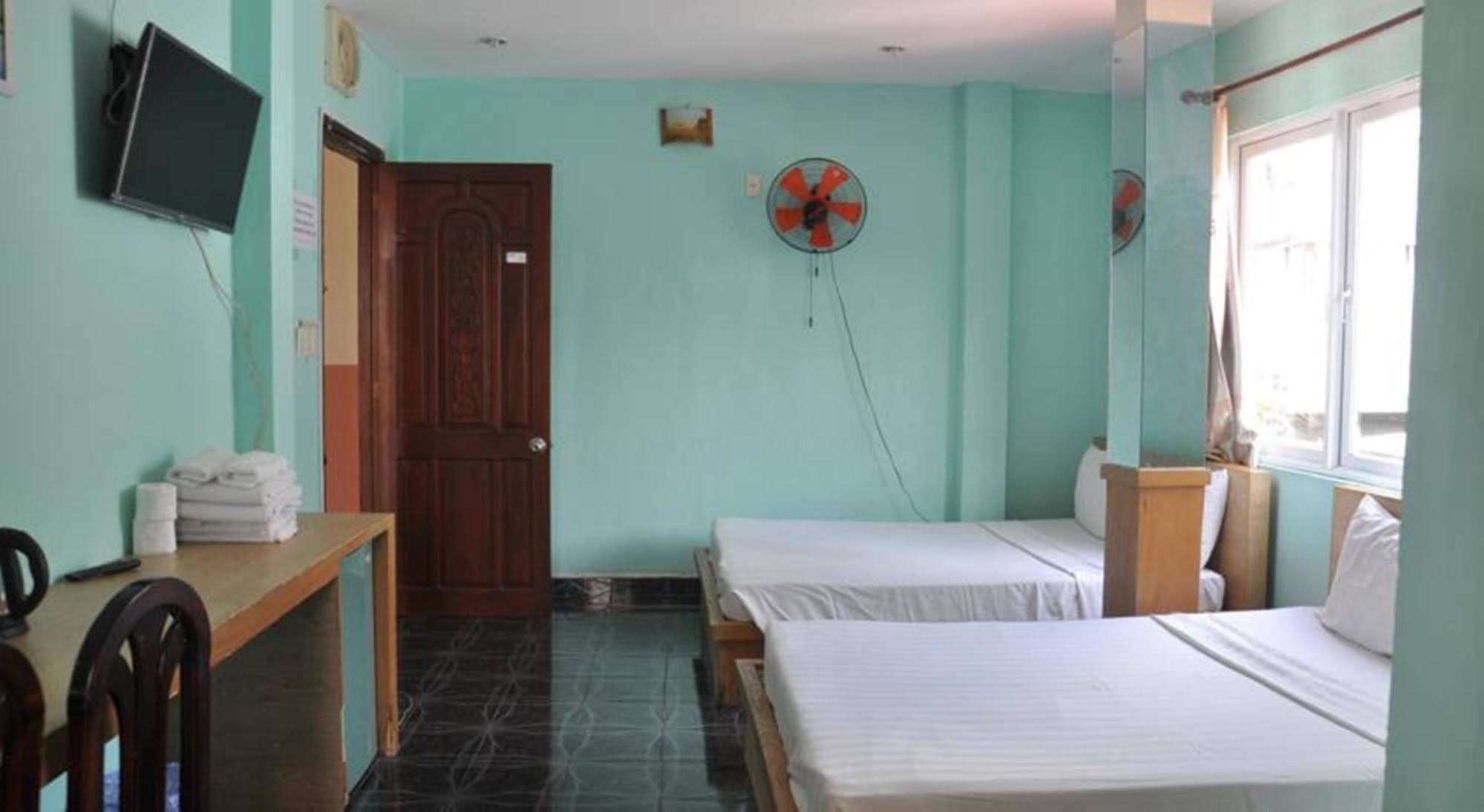 Ha Vy Hotel Hô Chi Minh-Ville Extérieur photo