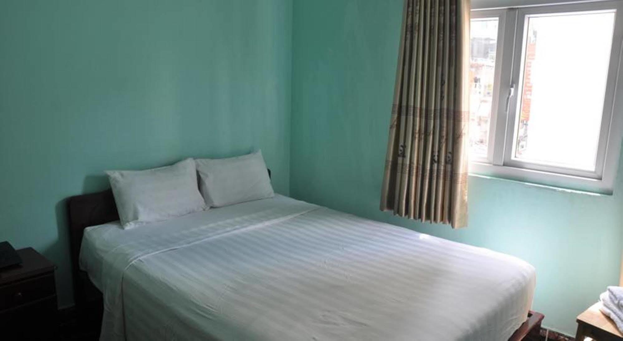 Ha Vy Hotel Hô Chi Minh-Ville Extérieur photo