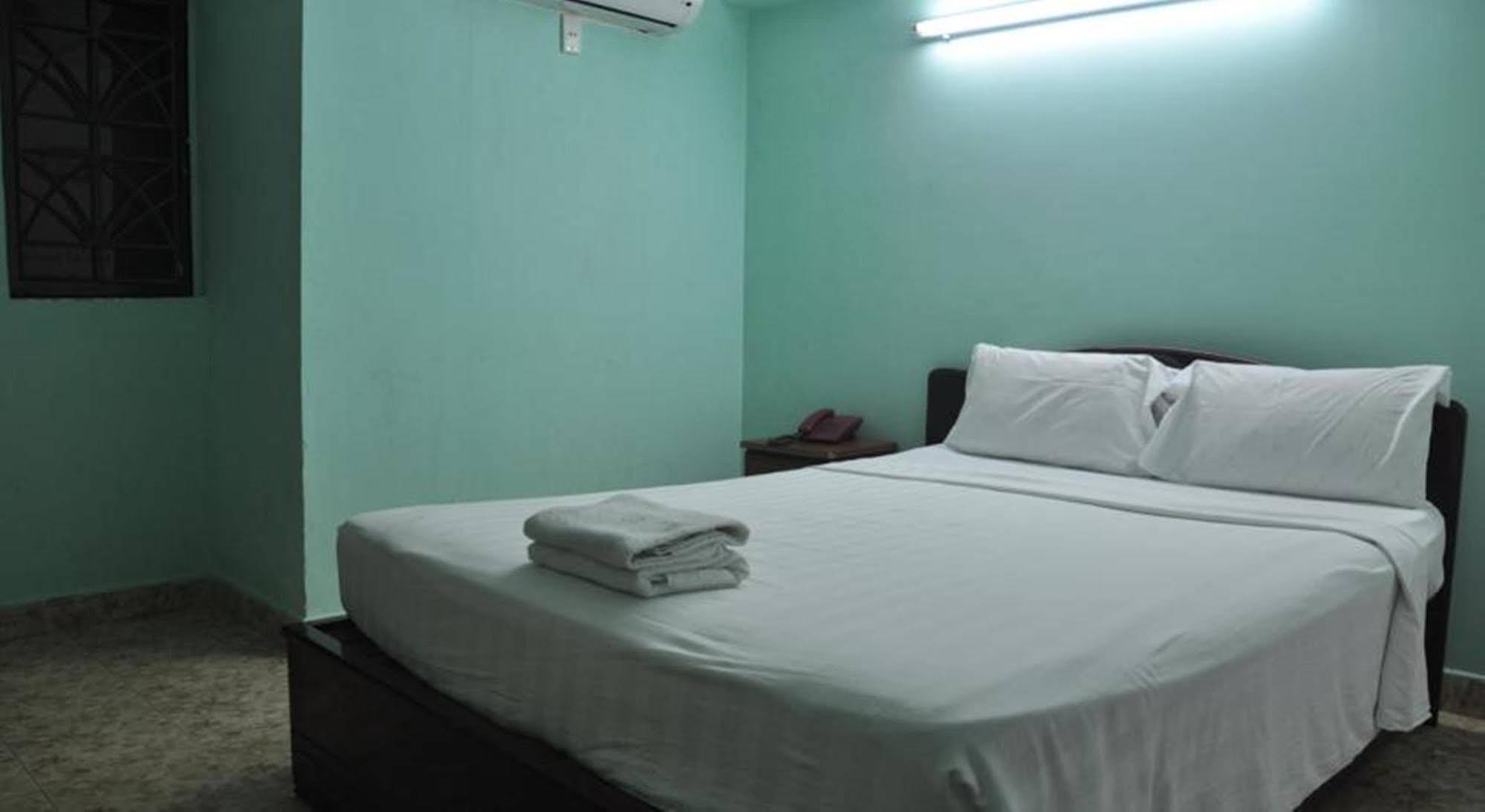Ha Vy Hotel Hô Chi Minh-Ville Extérieur photo