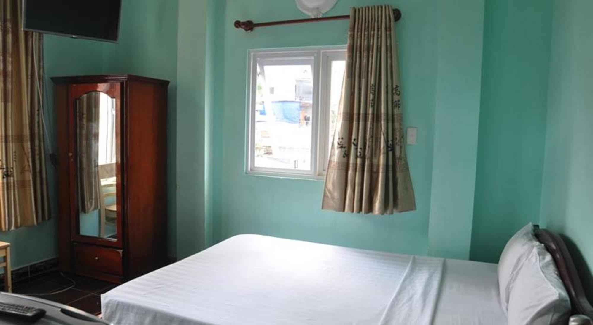 Ha Vy Hotel Hô Chi Minh-Ville Extérieur photo