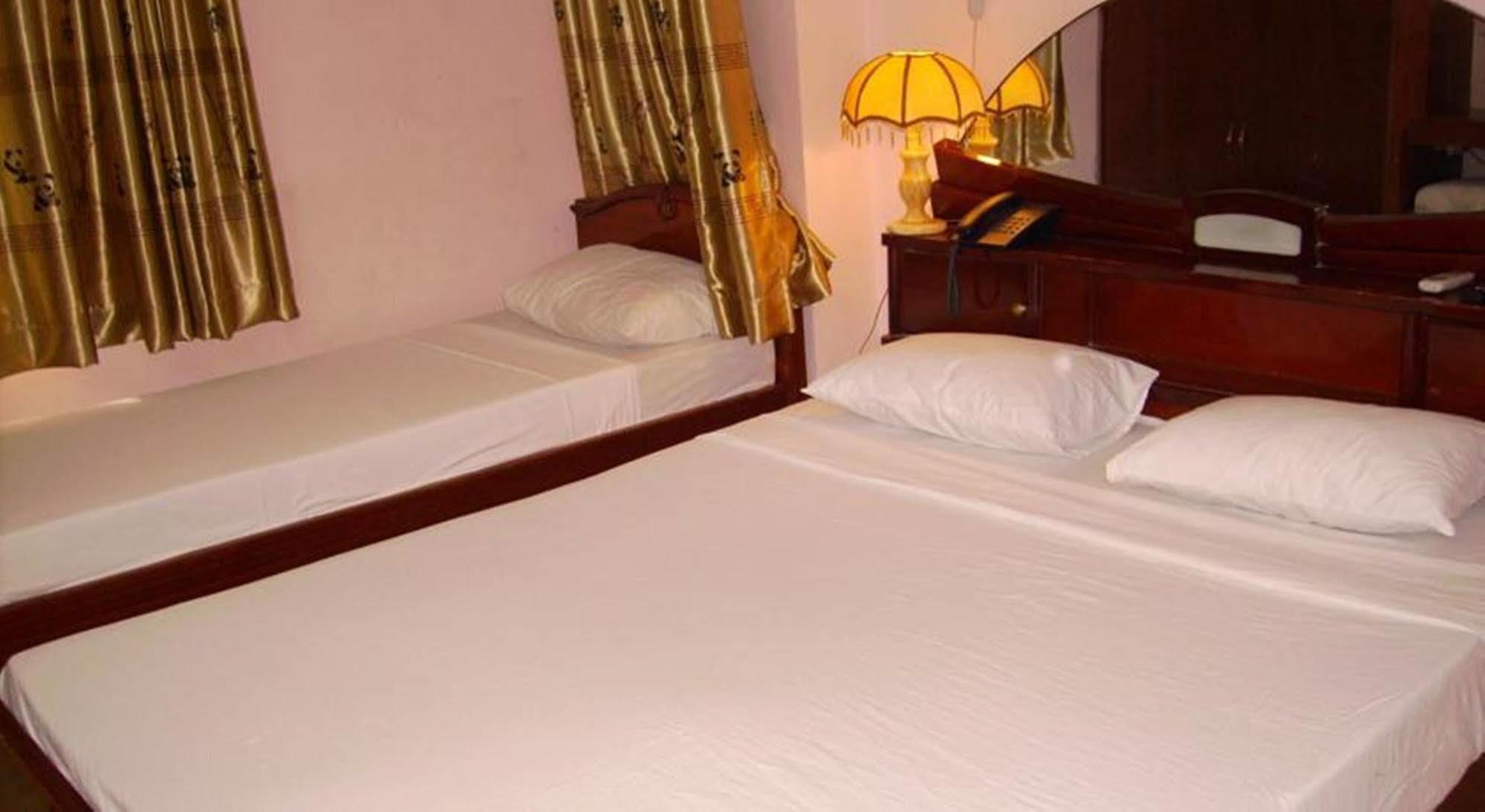 Ha Vy Hotel Hô Chi Minh-Ville Extérieur photo