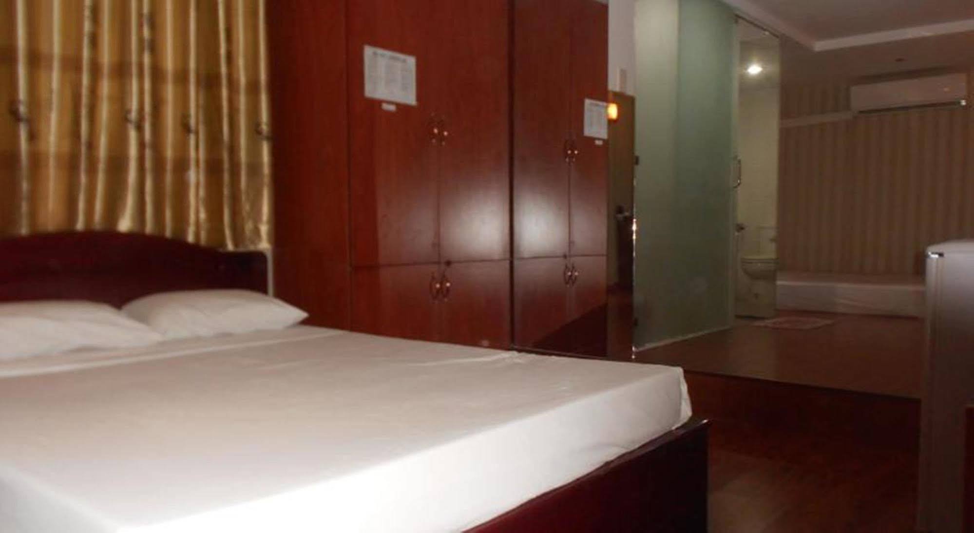 Ha Vy Hotel Hô Chi Minh-Ville Extérieur photo